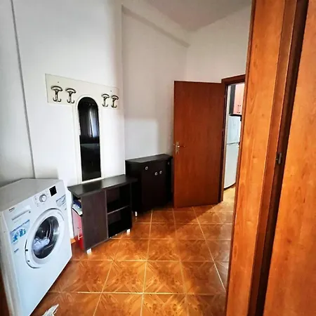 Appartement For Family And Friends Himarë