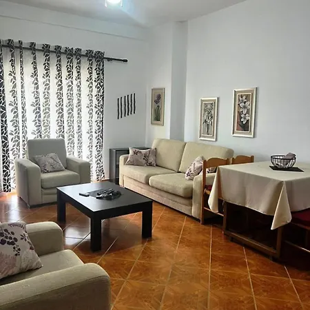 Appartement For Family And Friends Himarë